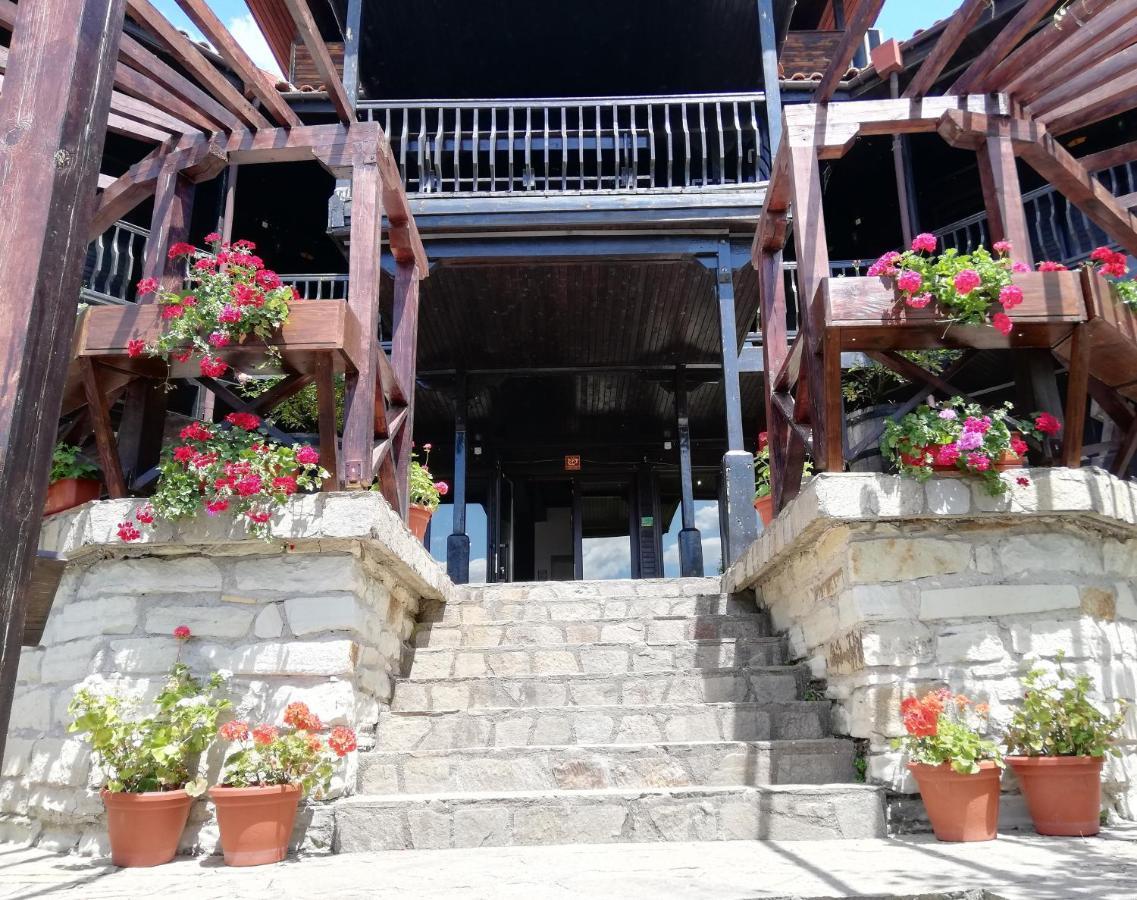 Trifon Zarezan Family Hotel Glavatartsi Exterior photo