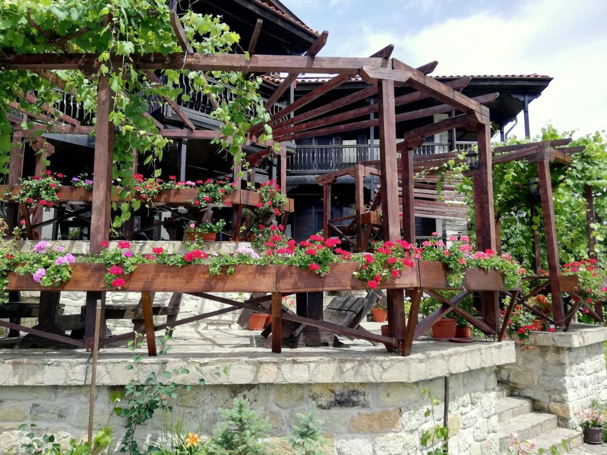 Trifon Zarezan Family Hotel Glavatartsi Exterior photo